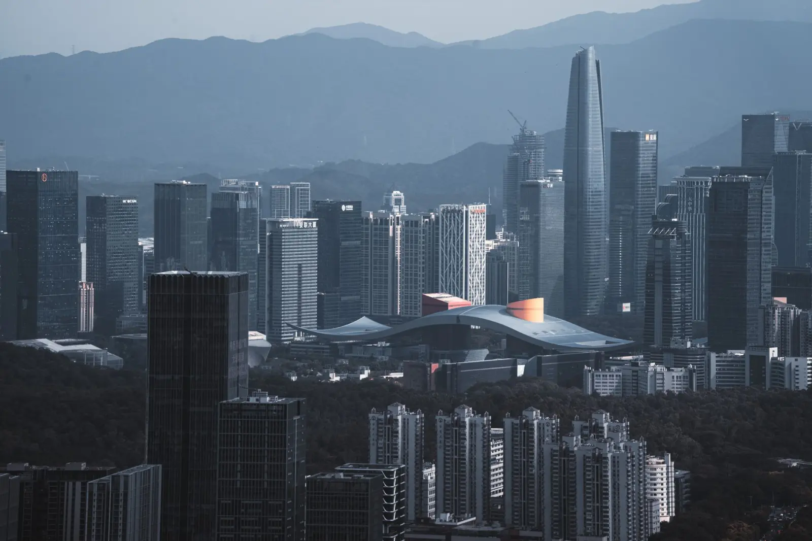 重庆商业拍摄服务：空间摄影与产品静物拍摄技术要点解析