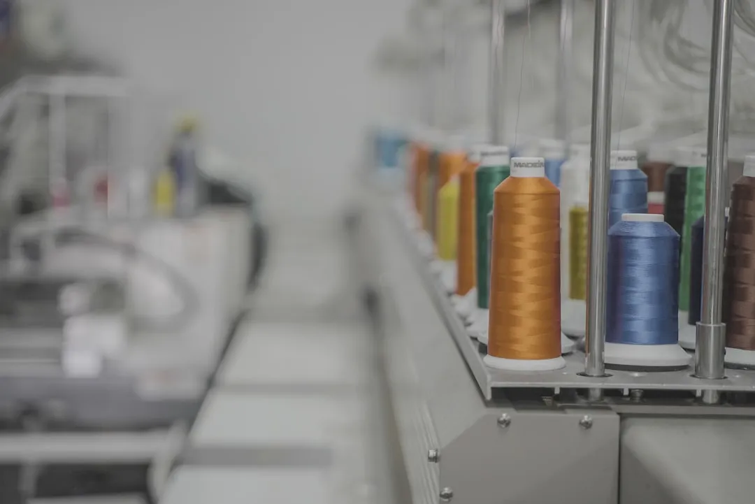 产品拍摄中静物摄影与人像摄影的视觉呈现差异对比